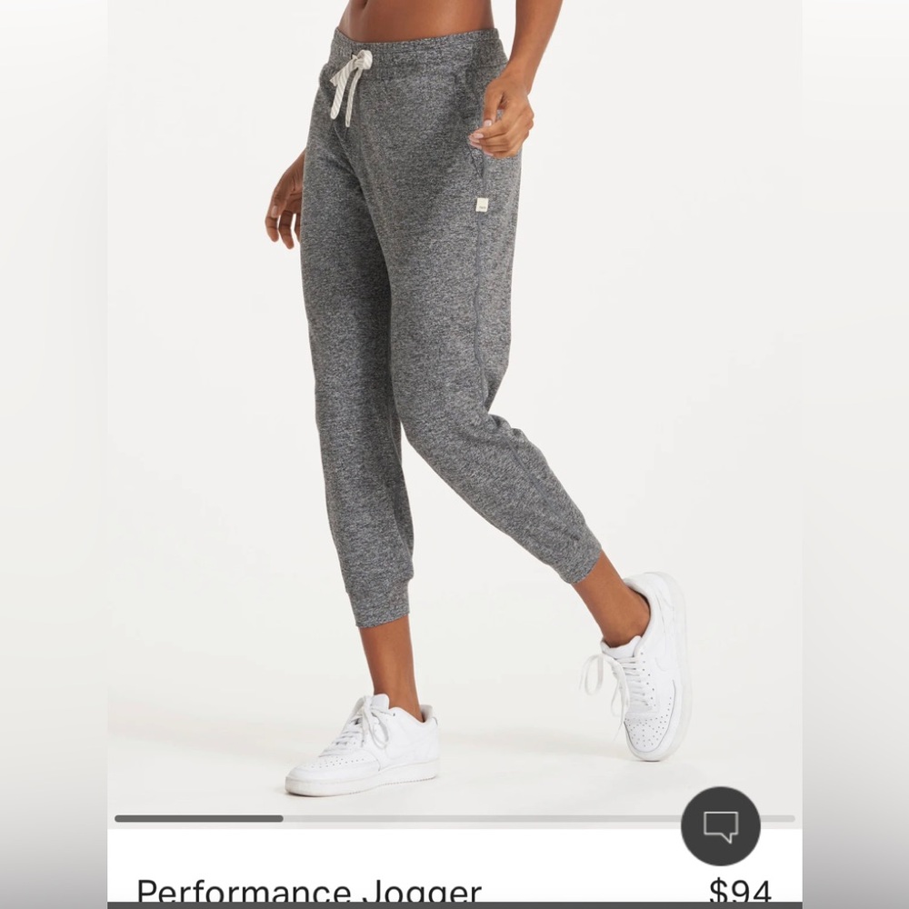 Vuori performance jogger in heather grey